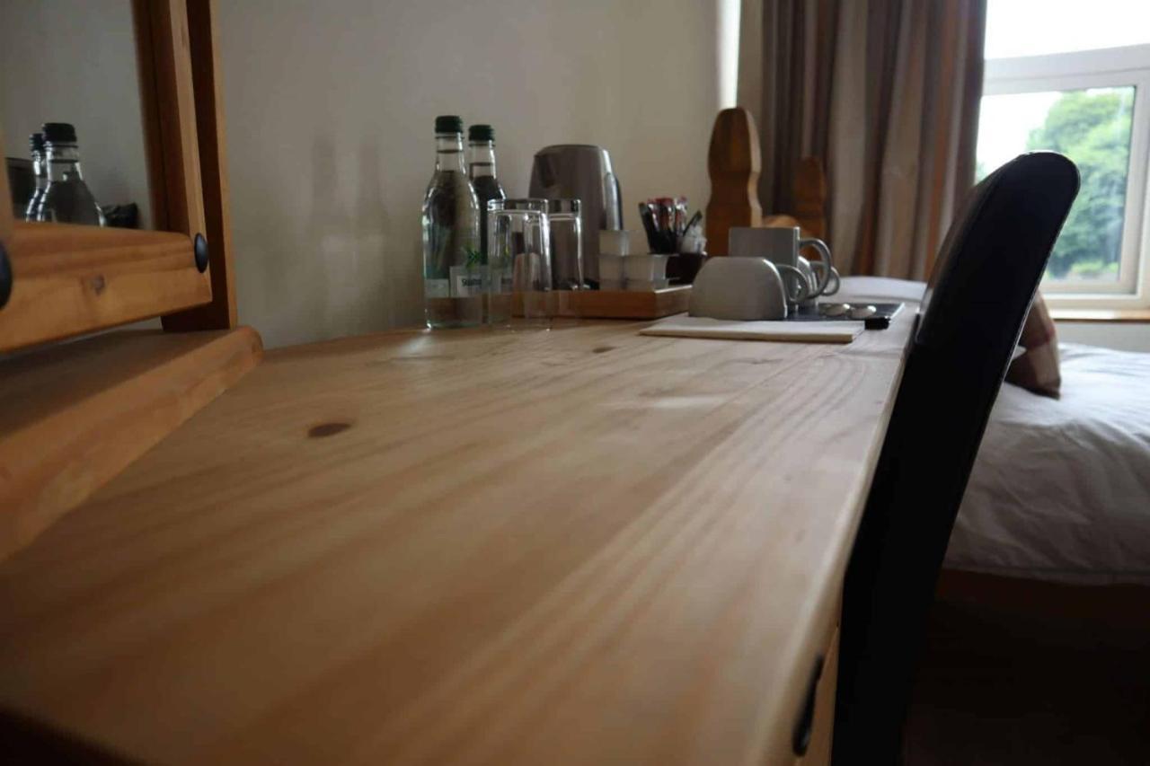 The Hare & Hounds Inn Foulridge ภายนอก รูปภาพ